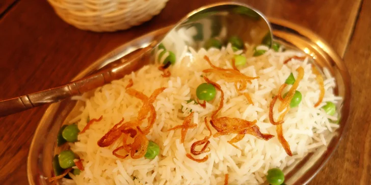 Indické menu pro 2 osoby: předkrm, hlavní chod i dezert dle výběru