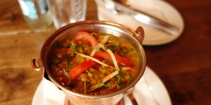 Indické menu pro 2: předkrm nebo polévka, hlavní chod i dezert dle výběru