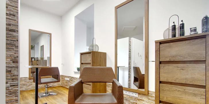 Věnují se tu střihům jak pro dámy, tak pro pány.
