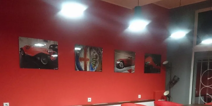 Doplňte energii v Caffe Giulietta: chlebíček, větrník, čokoláda i káva