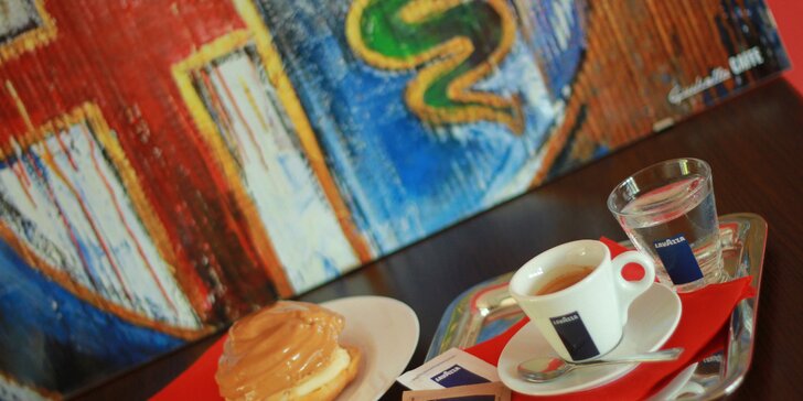 Doplňte energii v Caffe Giulietta: chlebíček, větrník, čokoláda i káva