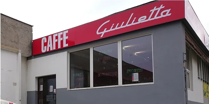 Doplňte energii v Caffe Giulietta: chlebíček, větrník, čokoláda i káva