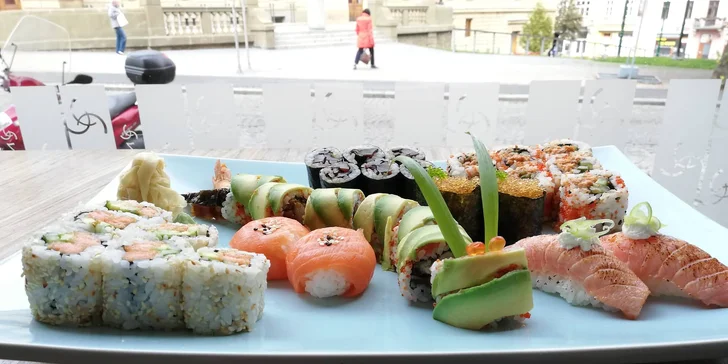 Od sushimistrů na váš stůl: sushi sety s tradičními i originálními rolkami