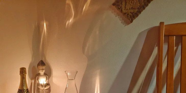 V nabídce je varianta s osvěžujícími domácími limonádami nebo rovnou s láhví Bohemia Sektu či vína.