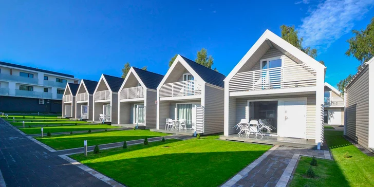 Resort přímo u Baltu: pokoje i domky až pro 6 osob, snídaně nebo polopenze