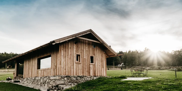 Jako na šlechtickém sídle: pobyt na Lipně, snídaně, panoramatická sauna i privátní vířivka
