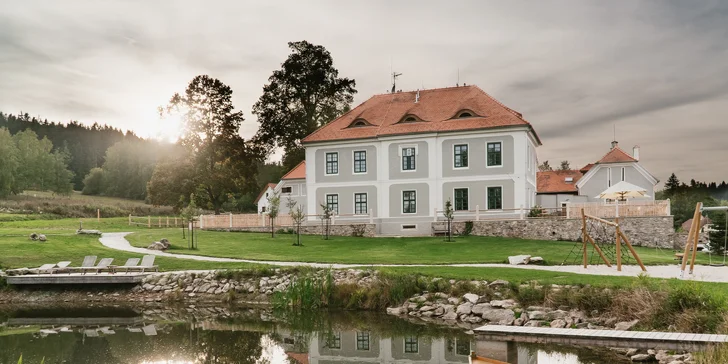 Jako na šlechtickém sídle: krásné apartmány na Lipně a panoramatická sauna