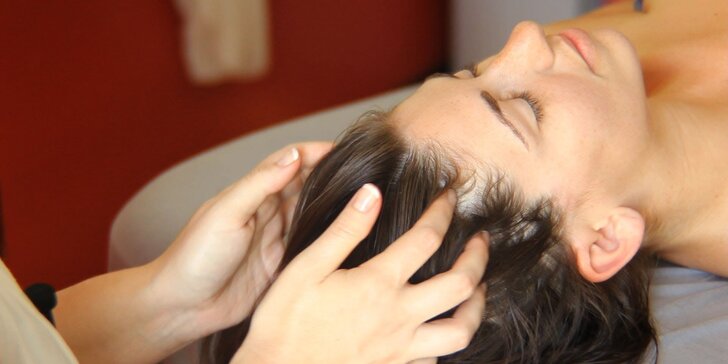 Luxusní odpočinek: masáž hlavy, šíje a ramen v délce 30 minut