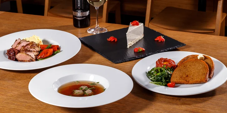 Menu pro 2 na romantické Kampě: francouzská kachní prsa a další 3 chody
