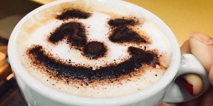 Dejte si lahodnou kávu v cukrárně: espresso, cappuccino i latte macchiato