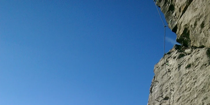 Pro horolezecké dobrodruhy: půldenní kurz bezpečného via ferrata lezení v Děčíně pro začátečníky