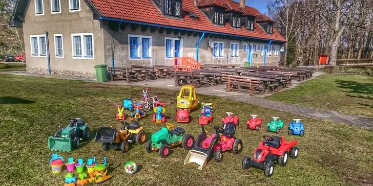 Aktivní odpočinek s polopenzí a vstupem do bazénu přímo u hradu Landštejn