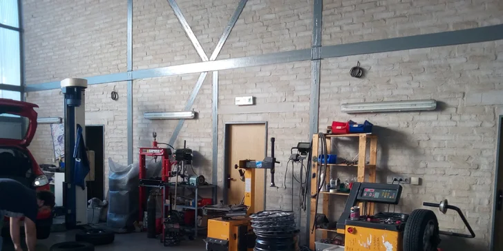 Kompletní přezutí pneumatik včetně vyvážení a dohuštění