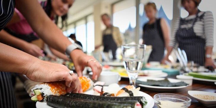 Víkend v Kutné Hoře: penzion u chrámu a sobotní kurz přípravy sushi pro dva