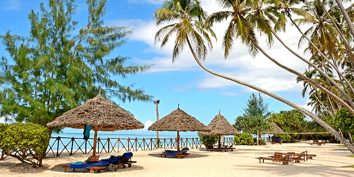 7–14 nocí na Zanzibaru: Exotický 4* resort s obrovským bazénem a česky hovořícím delegátem