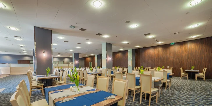 4* pobyt se snídaní v historickém Krakově: vstup do bazénu a sauny pro dva