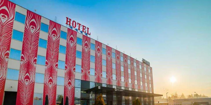 4* pobyt se snídaní v historickém Krakově: vstup do bazénu a sauny pro dva