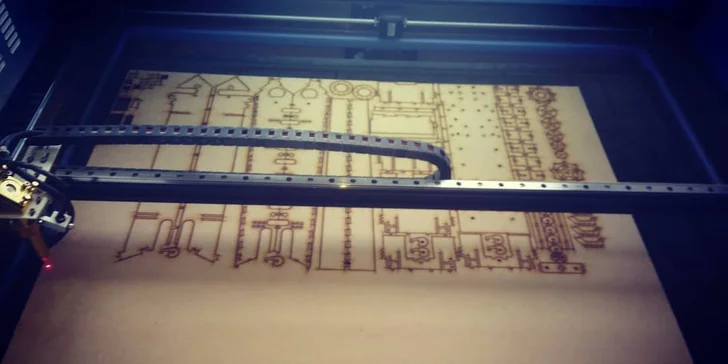 Kreativní kurzy: 3D tisk a laser, potisk triček a šití i výroba z kůže a gravírování