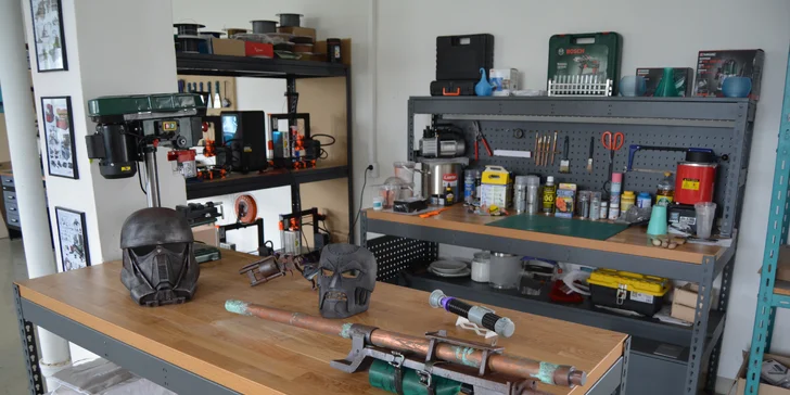 Kreativní kurzy: 3D tisk a laser, potisk triček a šití i výroba z kůže a gravírování