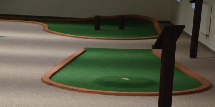 Zábavný adventure minigolf pod střechou: 60 min. hry pro malé i velké