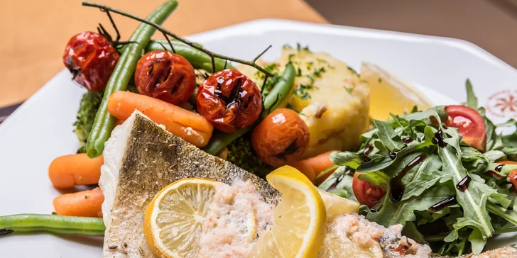 4* pobyt v Třeboni: krásný hotel přímo na náměstí, polopenze i wellness