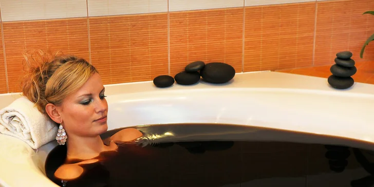4* pobyt v Třeboni: krásný hotel přímo na náměstí, polopenze i wellness