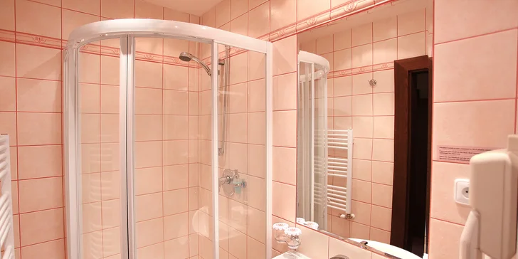 4* pobyt v Třeboni: krásný hotel přímo na náměstí, polopenze i wellness