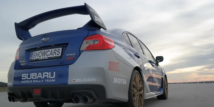 Zadní přítlačné křídlo je nejen krásný designový prvek, ale i plně funkční součást Subaru.