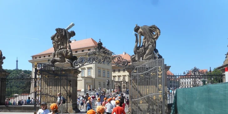 Vydejte se na komentovanou procházku po Pražském hradě.