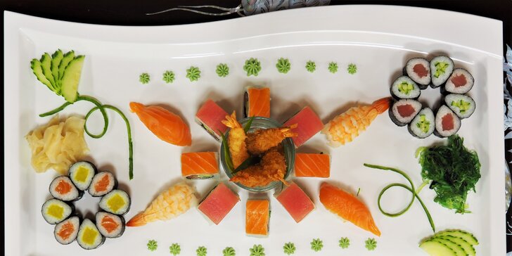 Sushi sety s až 51 ks: losos, tuňák, avokádo i krevety v tempuře či na grilu