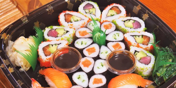 Sushi sety s až 51 ks: losos, tuňák, avokádo i krevety v tempuře či na grilu