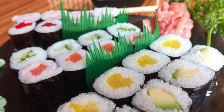 Sushi sety v centru Hradce: 8 až 24 ks s lososem, krevetou i avokádem