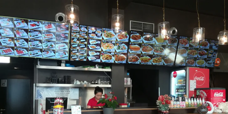 Sushi sety s 10 až 24 kousky: s chobotnicí, lososem, tuňákem i sépií