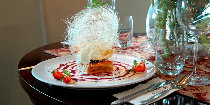 Podle zvoleného voucheru se můžete těšit na dobroty z hotelové restaurace ráno a třeba i večer. 