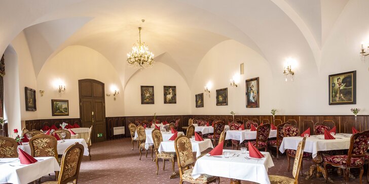 Romantika v Hluboké nad Vltavou: 4* zámecký hotel, luxusní wellness i večeře