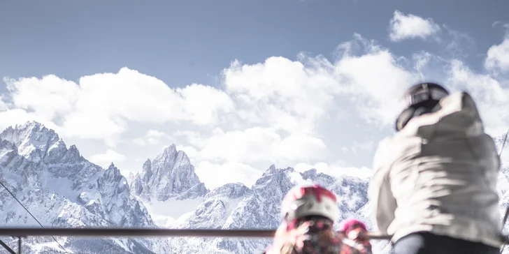 3denní lyžování v italských Dolomitech: bus, polopenze, skipas a wellness