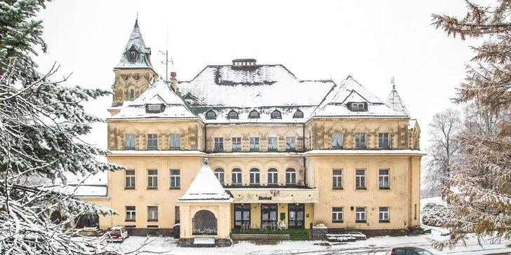 Od podzimu do léta: Krkonoše s prostým ubytováním u Kramářova zámku