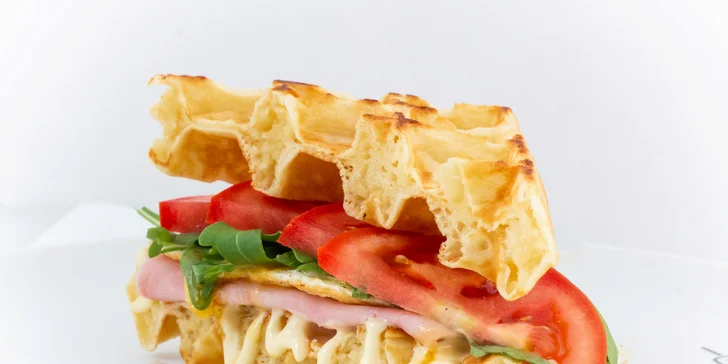 Snídaňové menu v bistru Waf-Waf: sladké i slané vafle, lívance a nápoje