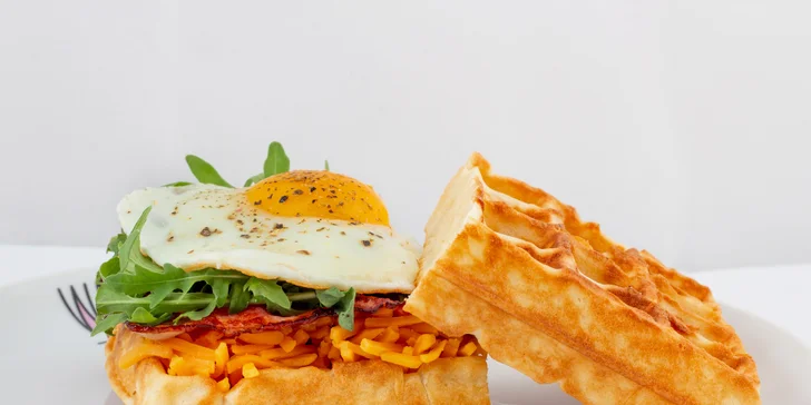 Snídaňové menu v bistru Waf-Waf: sladké i slané vafle, lívance a nápoje