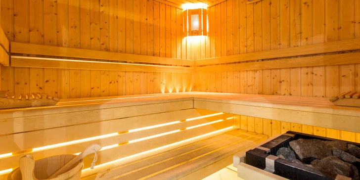 Zalezte si do hotelového wellness, kam máte v rámci pobytu neomezený vstup. 