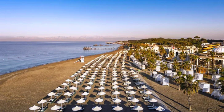 K hotelu náleží soukromá písčito-oblázková pláž.