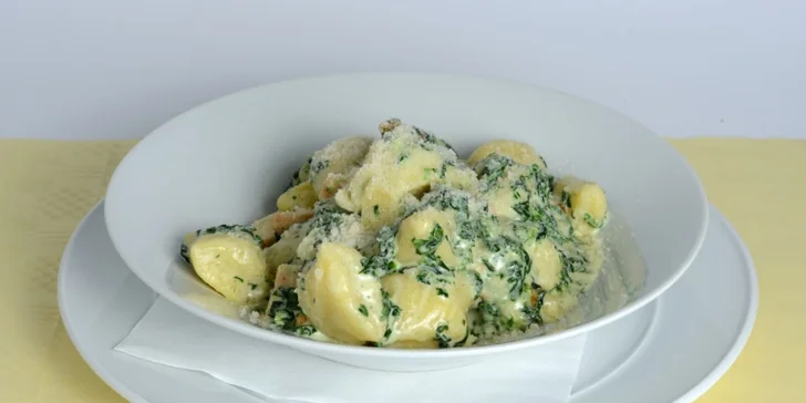 2 italské speciality podle výběru: pizza nebo pasta v restauraci v Čeladné
