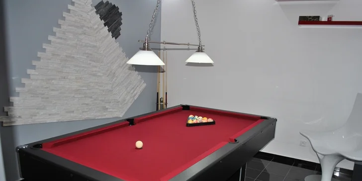 Pobyt se snídaní v moderním apartmánu a možnost jízdy v luxusním voze
