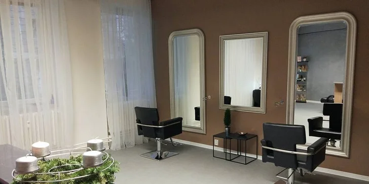 Kompletní proměna vizáže v centru Brna: střih, líčení i poradenství