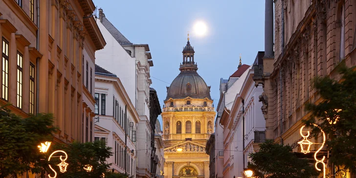 Adventní výlet do Budapešti s průvodcem: doprava, trhy, vánoční tramvaj i památky