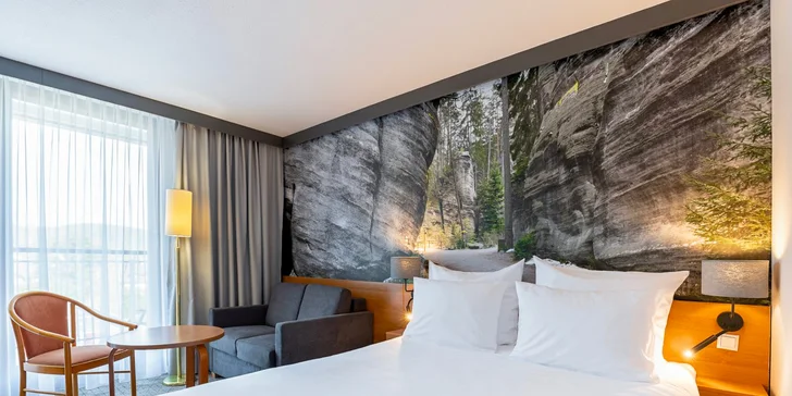 Tento hotel, nachádzajúci sa na úpätí Sněžky (7 km), je perfektným miestom pre aktívnych športovcov, milovníkov wellness relaxácie aj rodiny s deťmi.