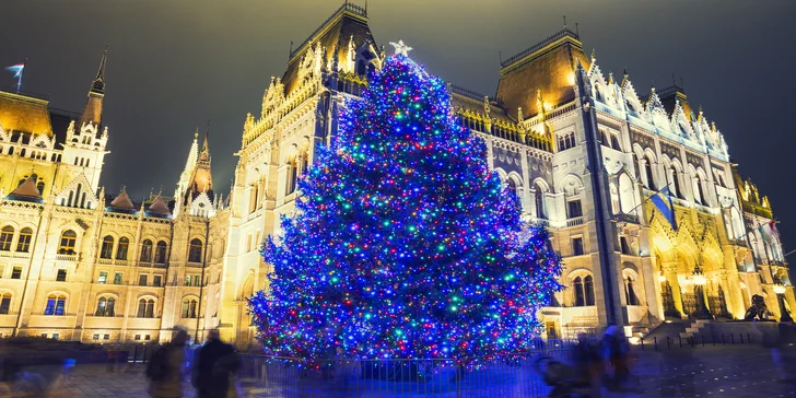 Adventní výlet do Budapešti s průvodcem: doprava, trhy, vánoční tramvaj i památky