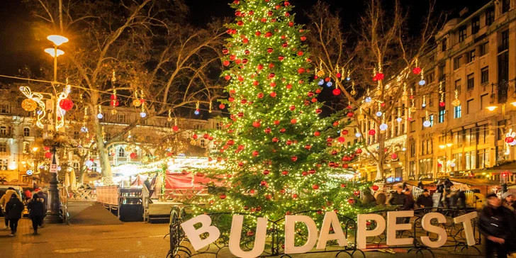 Adventní výlet do Budapešti s průvodcem: doprava, trhy, vánoční tramvaj i památky