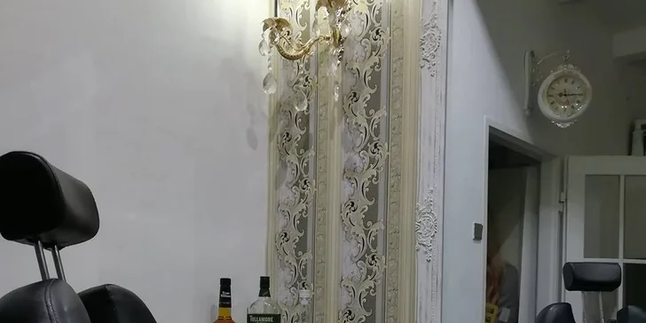 Pánský módní barber střih v Leo Barber Shopu na Andělu