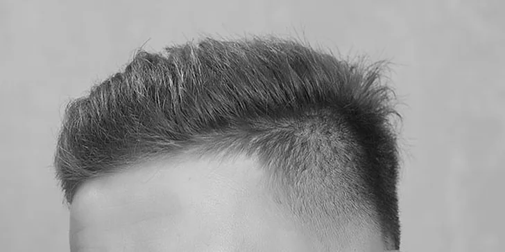 Pánský módní barber střih v Leo Barber Shopu na Smíchově